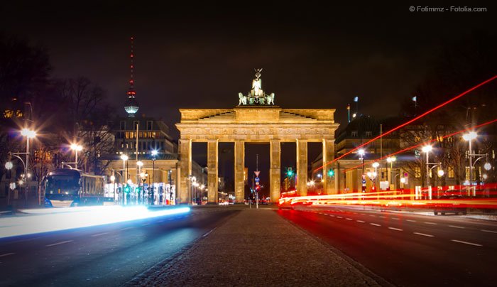 Photo of the Brandenburg Gate (Brandenburger Tor) at night